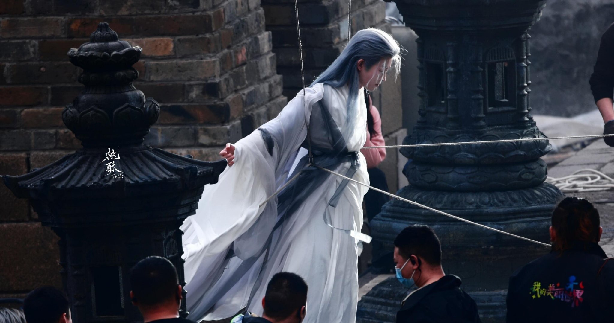 一个屏幕都装不下田嘉瑞田嘉瑞寂飡出场直接惊艳全场！神圣感十足，飘逸衣摆搭配优越身