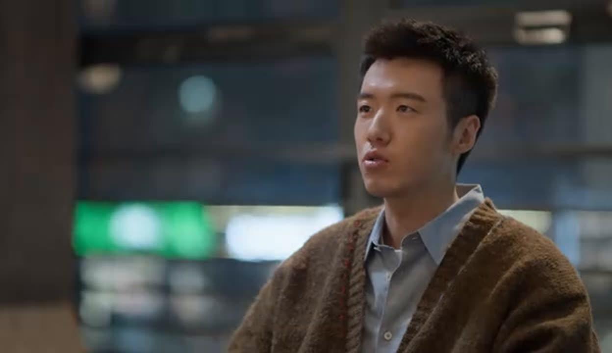 看完《凡人歌》里的那隽，我真的倒吸一口凉气。这哥们儿简直就是咱们普通人逆袭的“天