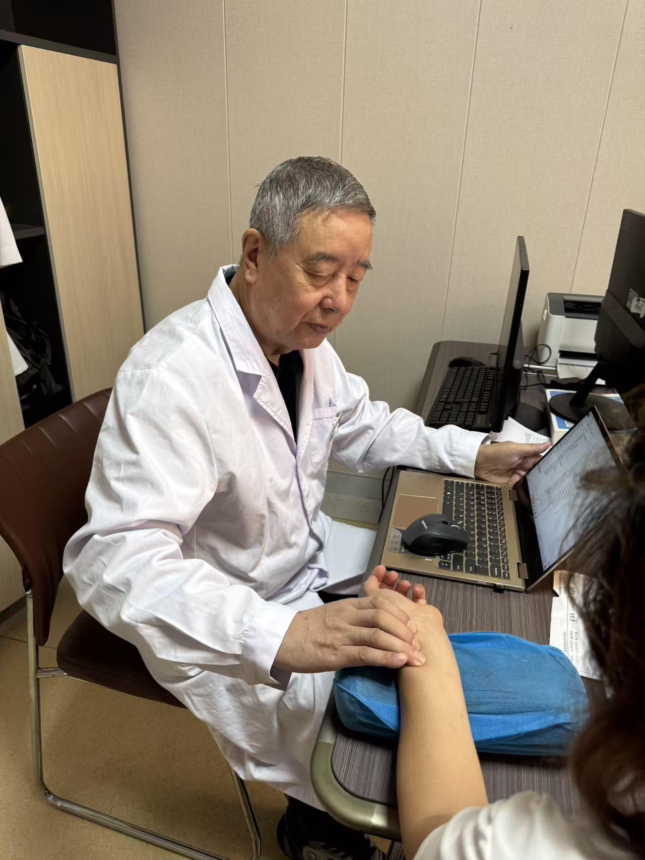 这位朋友跟随我三个月了 现在已经没啥大事了 Z留的问题已经小多了再巩固...