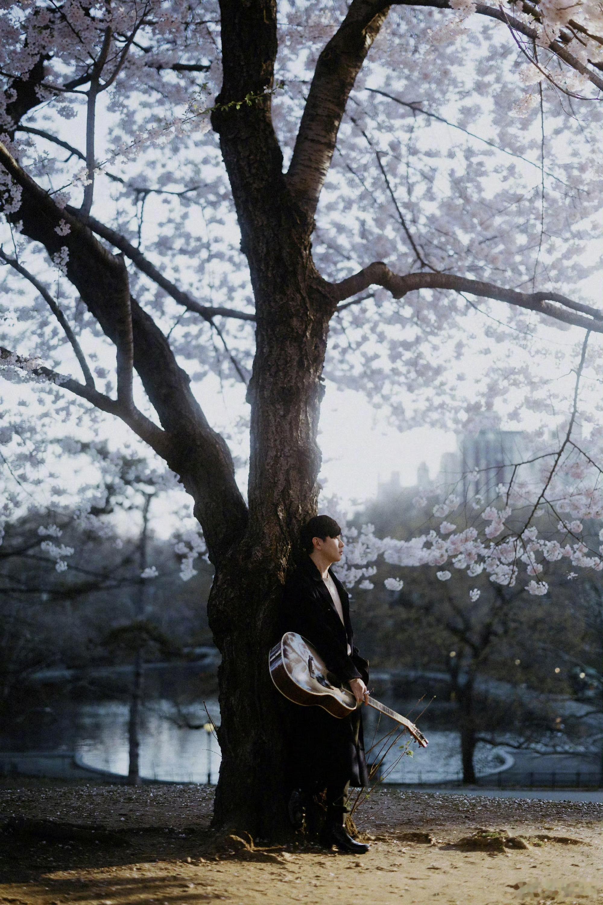 林俊杰发文庆祝出道23周年林俊杰出道23周年发文，祝自己出道23周年快乐，未来的