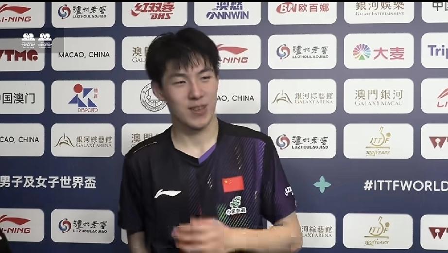 先丢一局，然后连扳三局赢下比赛的温瑞博🇨🇳赛后接受了采访[笑哭]，
温瑞博说