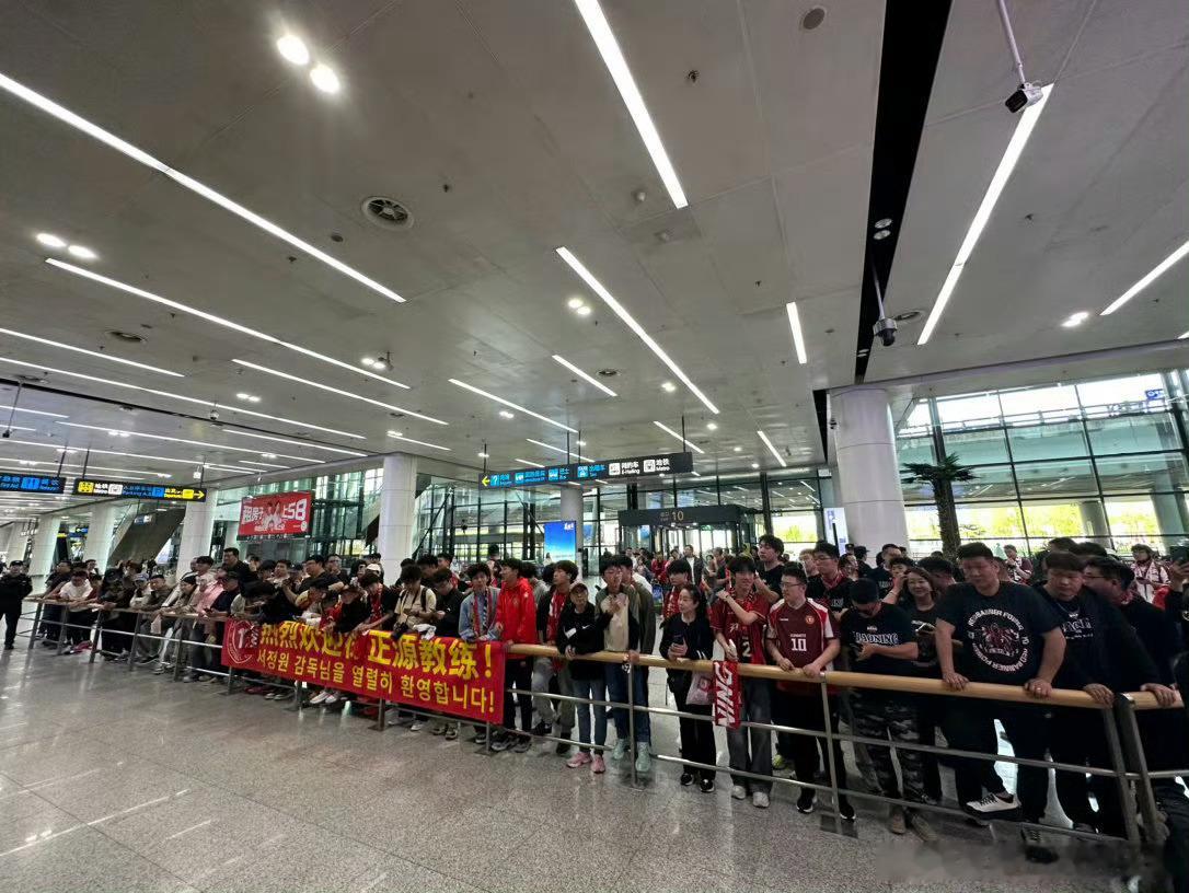 辽宁铁人 乌合之众。中超联赛