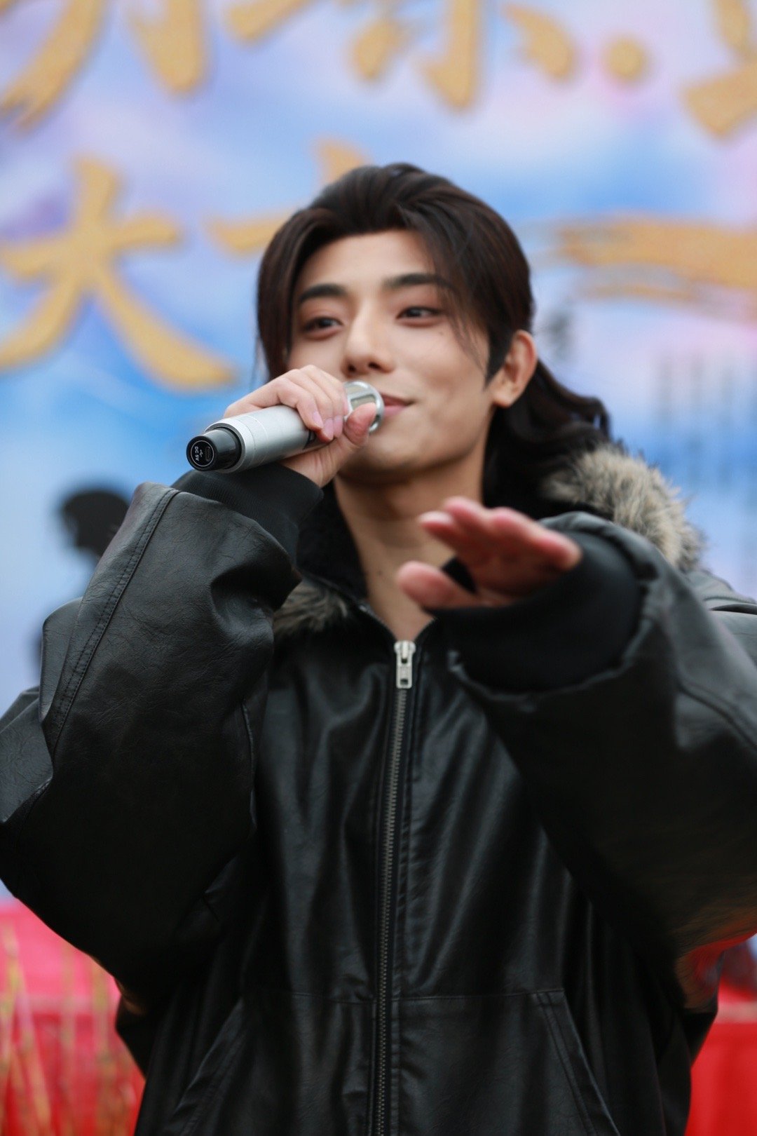 李振宁首部武侠剧流星蝴蝶剑开机 恭喜李振宁解锁首部武侠剧！横店开机现场氛围拉满，