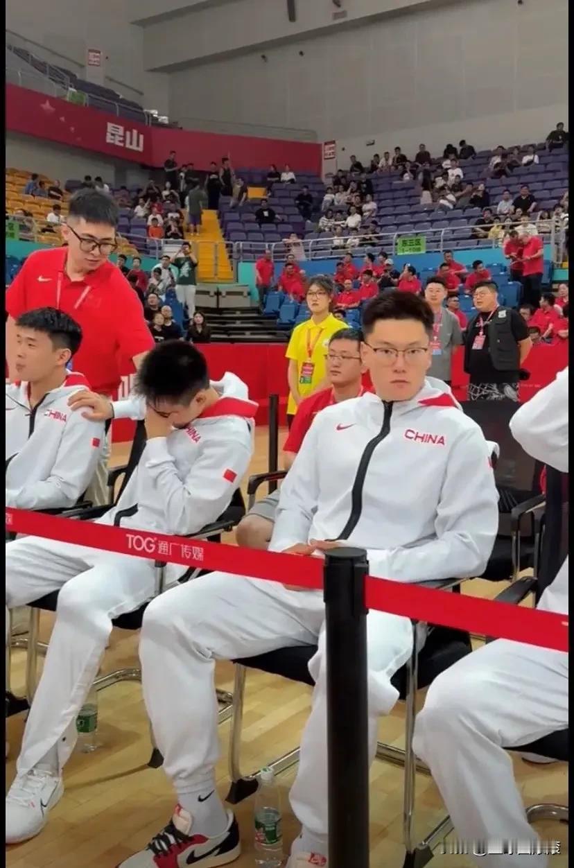 这样优秀的球员，竟然上不了场，对于男篮，咱们还能说什么？

他叫赵维伦，是意大利
