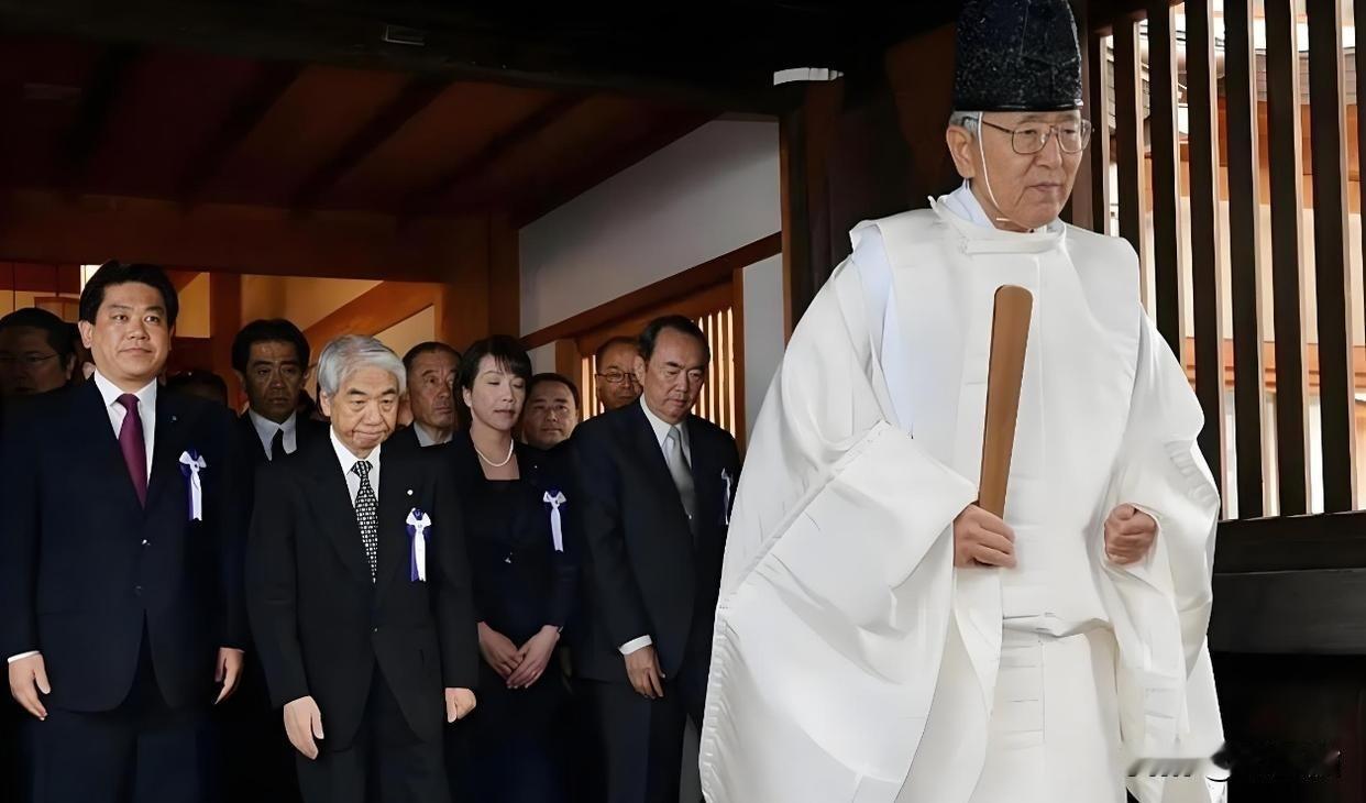 日本首相高市早苗将在12月26日参拜靖国神社，这件事引发了周边国家和国际社会的高