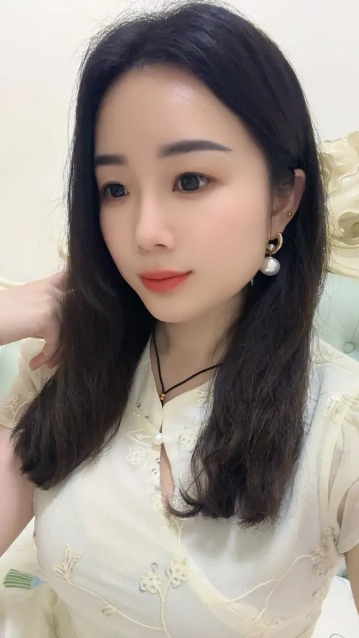 这些年习惯了一个人生活，习惯了独来独往。不轻易接纳，是没遇到真正让我感...