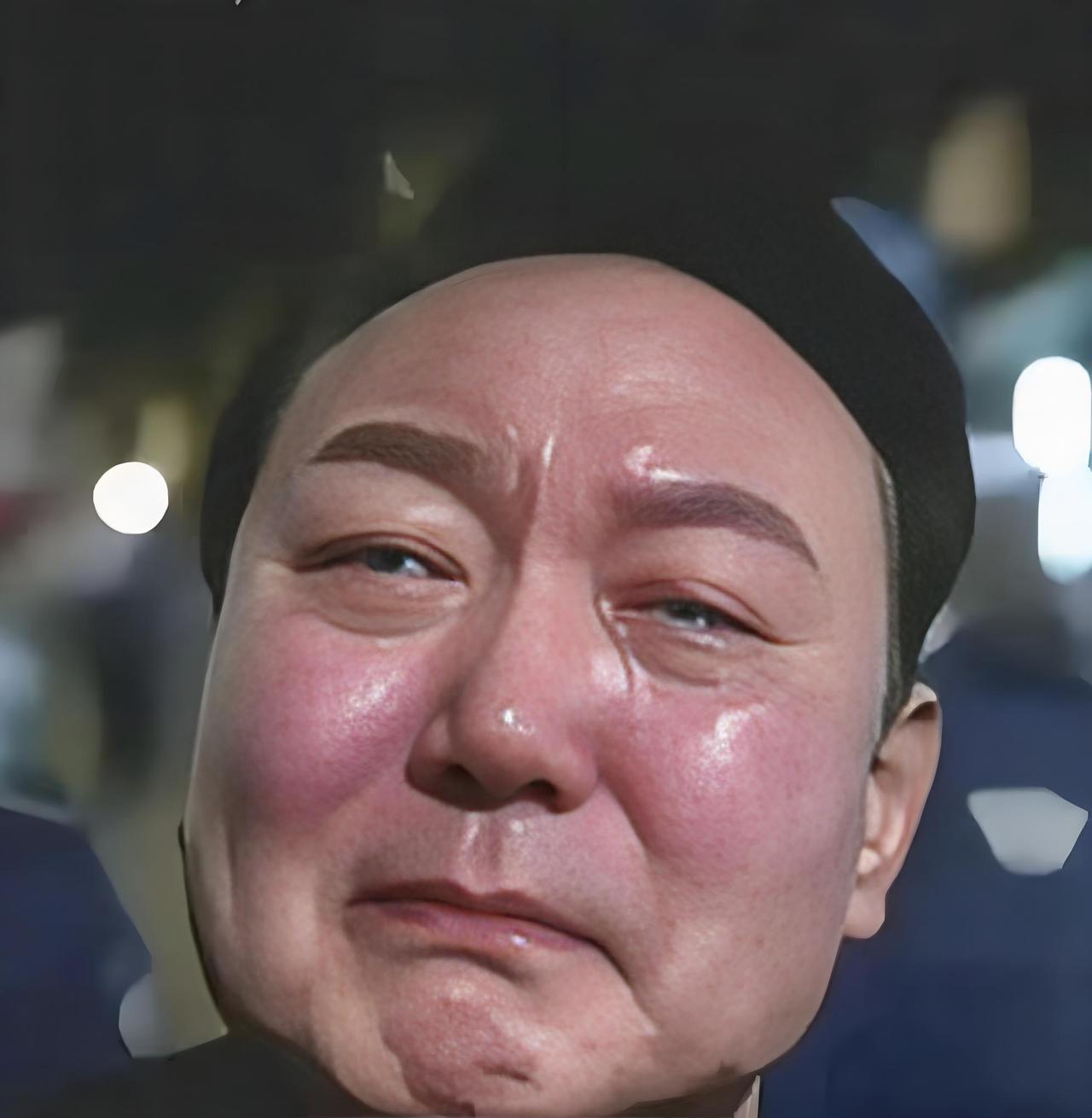 韩国突然宣布了！
 
前总统尹锡悦，一个本就身处首尔拘留所的风云人物，又被法院签