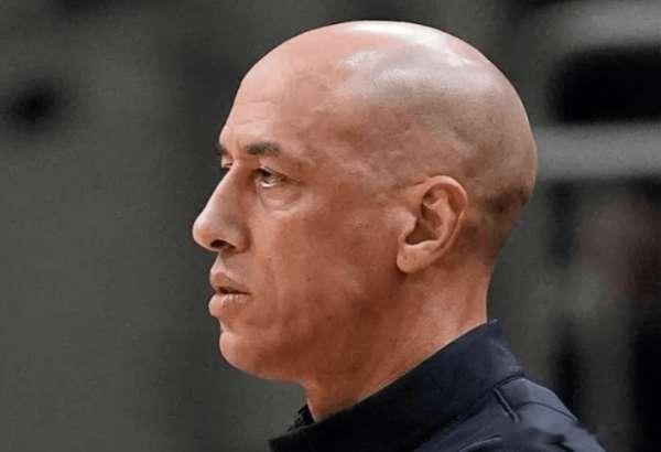 NBA记者：国王今日表现糟糕透顶，有传言称或将准备更换主教练，如果国王解雇道格-