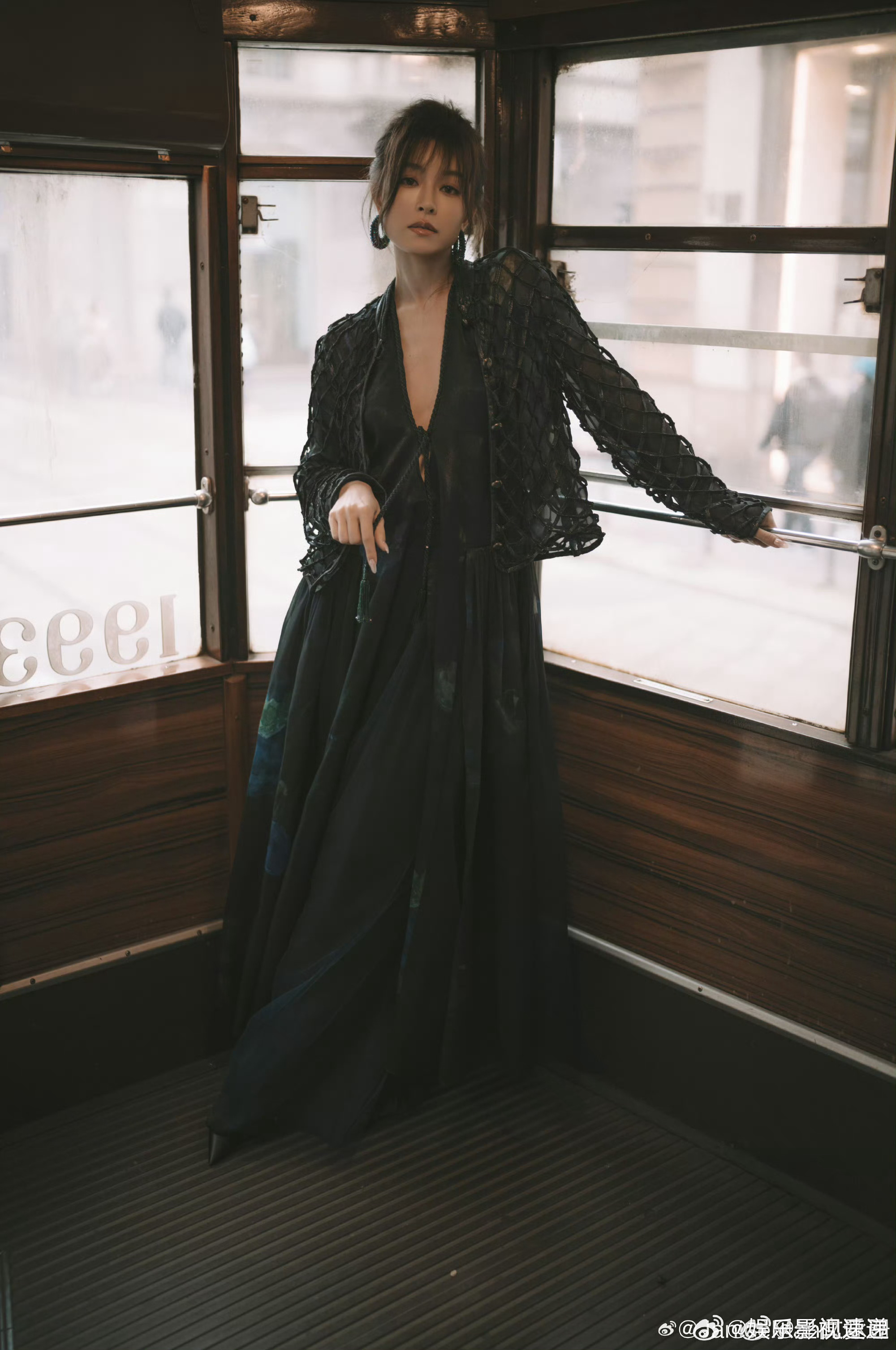 文咏珊 妹感姐文咏珊妹感姐 文咏珊今天的状态真的太妹感姐了，甜甜的刘海配上那种见