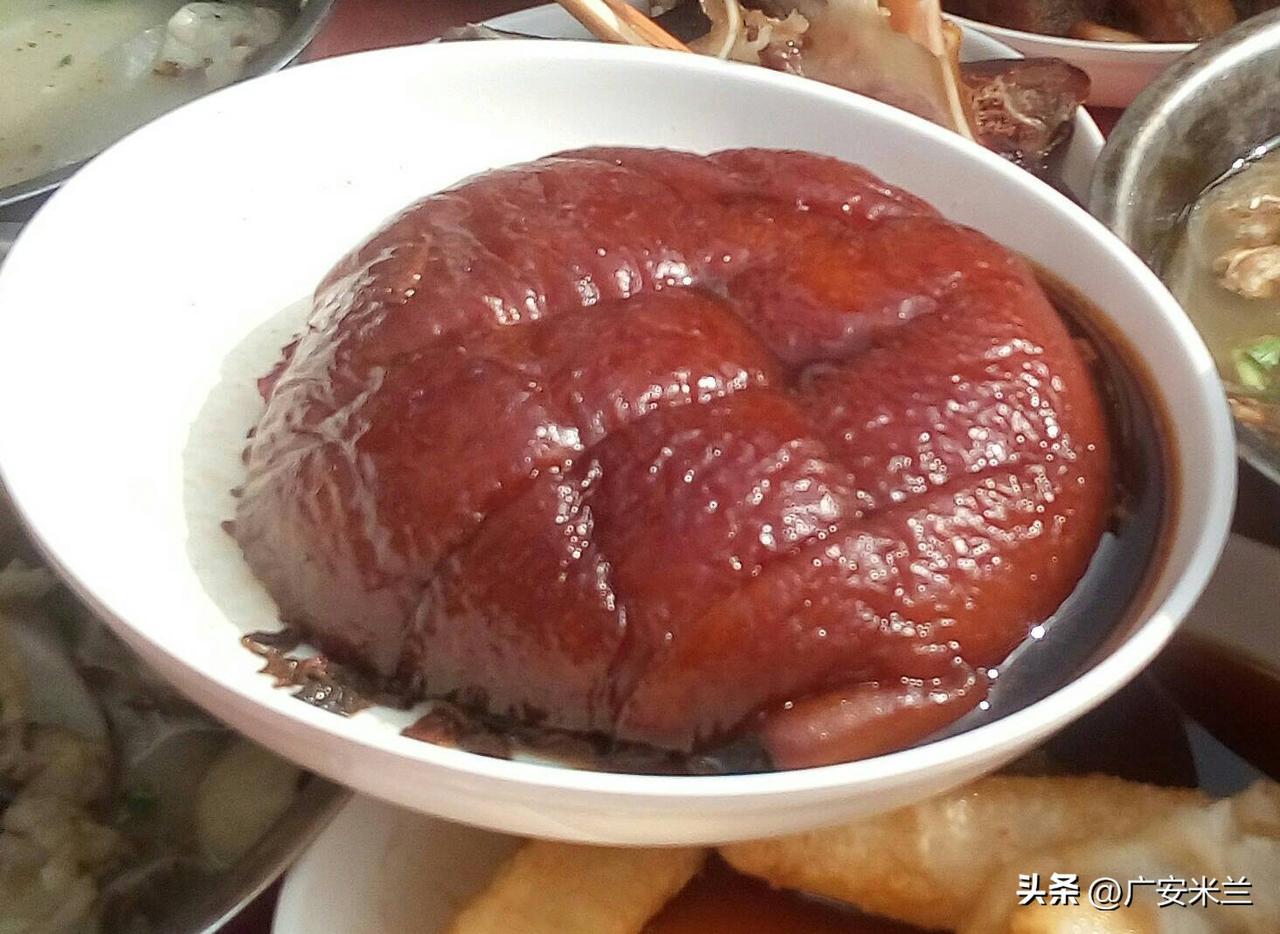 我觉得我们这边这点风气不好，喜欢办席，升学宴，周岁宴，十岁，二十岁，三十岁…逢十
