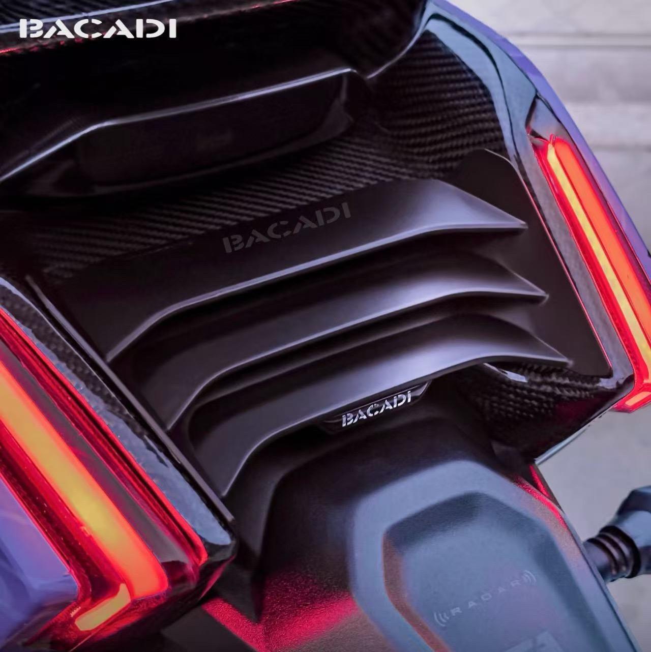 Bacadi 最新极核AE4后扰流🏝️ AE4也是有和5一样的专属心...
