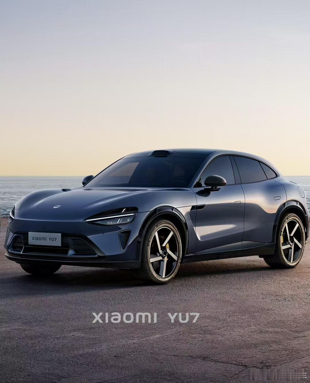 小米YU7是自主品牌近几年来最大的现象级产品，也是一款很有个性的车。它没有人云亦