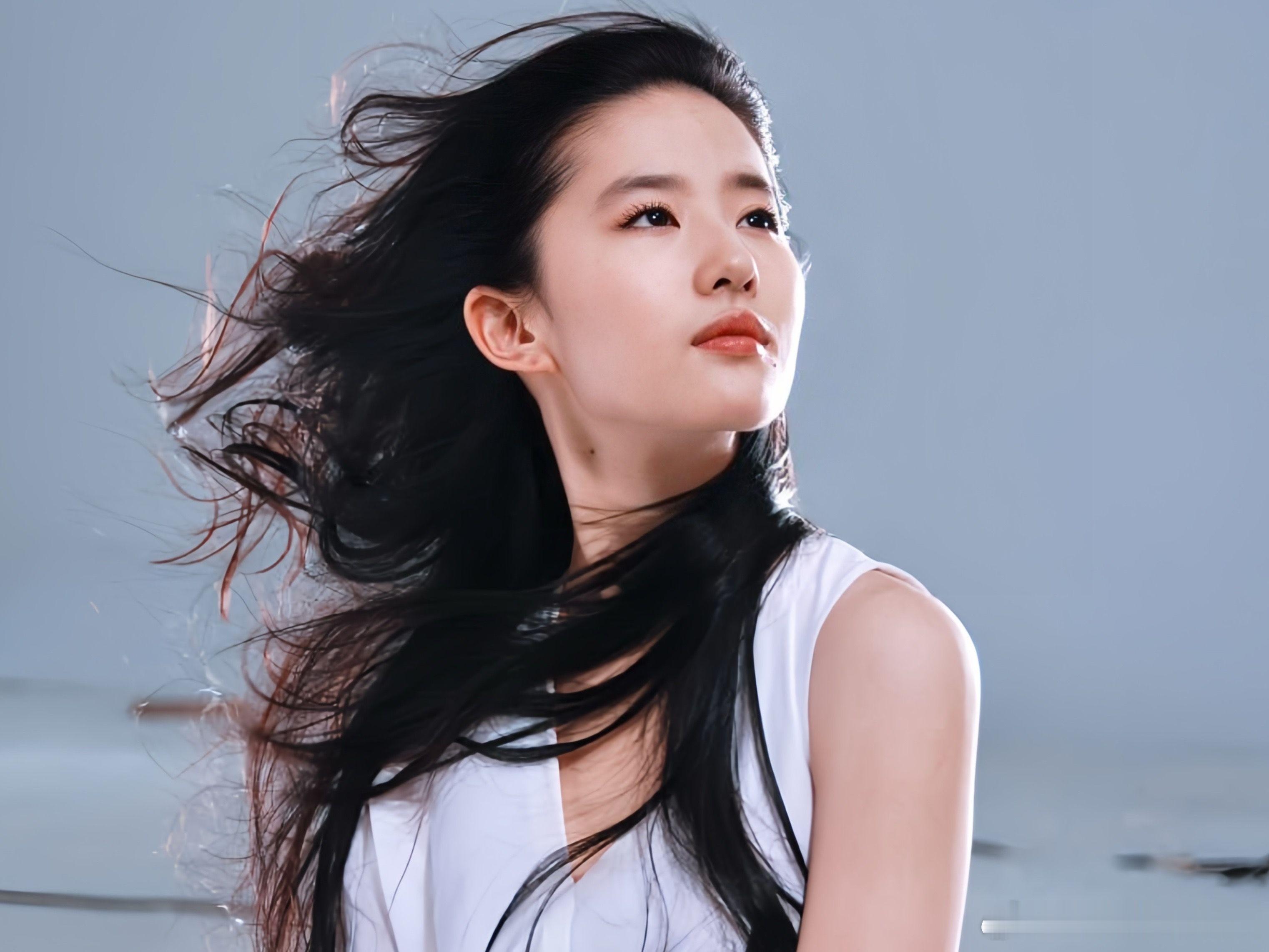 刘亦菲[超话] 缠住吻住春风吹住我吗 自由的气息｜刘亦菲｜ ​​​