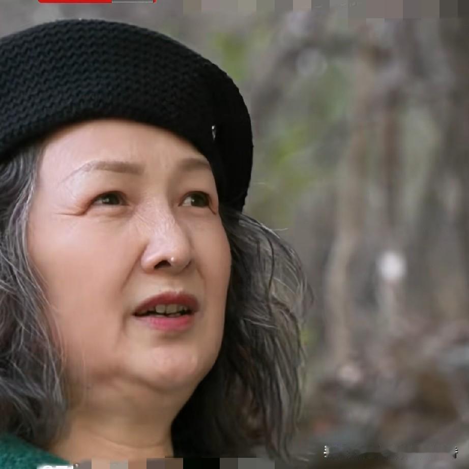 这是87版《红楼梦》中饰演平儿的演员，她叫沈琳。尽管距离出演这个角色已近40年，