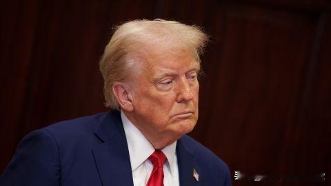 特朗普正在改变关于乌克兰的谈判策略


美国总统特朗普首次指示国家高级军事领导人