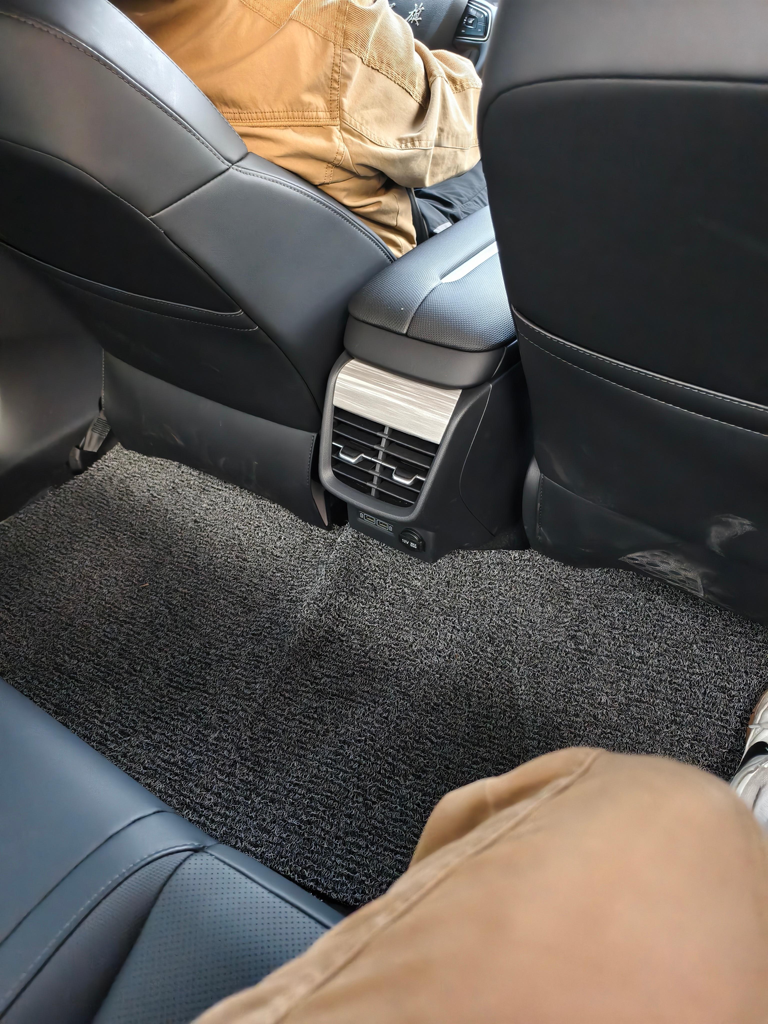 打了个车但是感觉是进了师傅被窝[黑线][黑线]后悔没带口罩了，这次不但没带口罩还