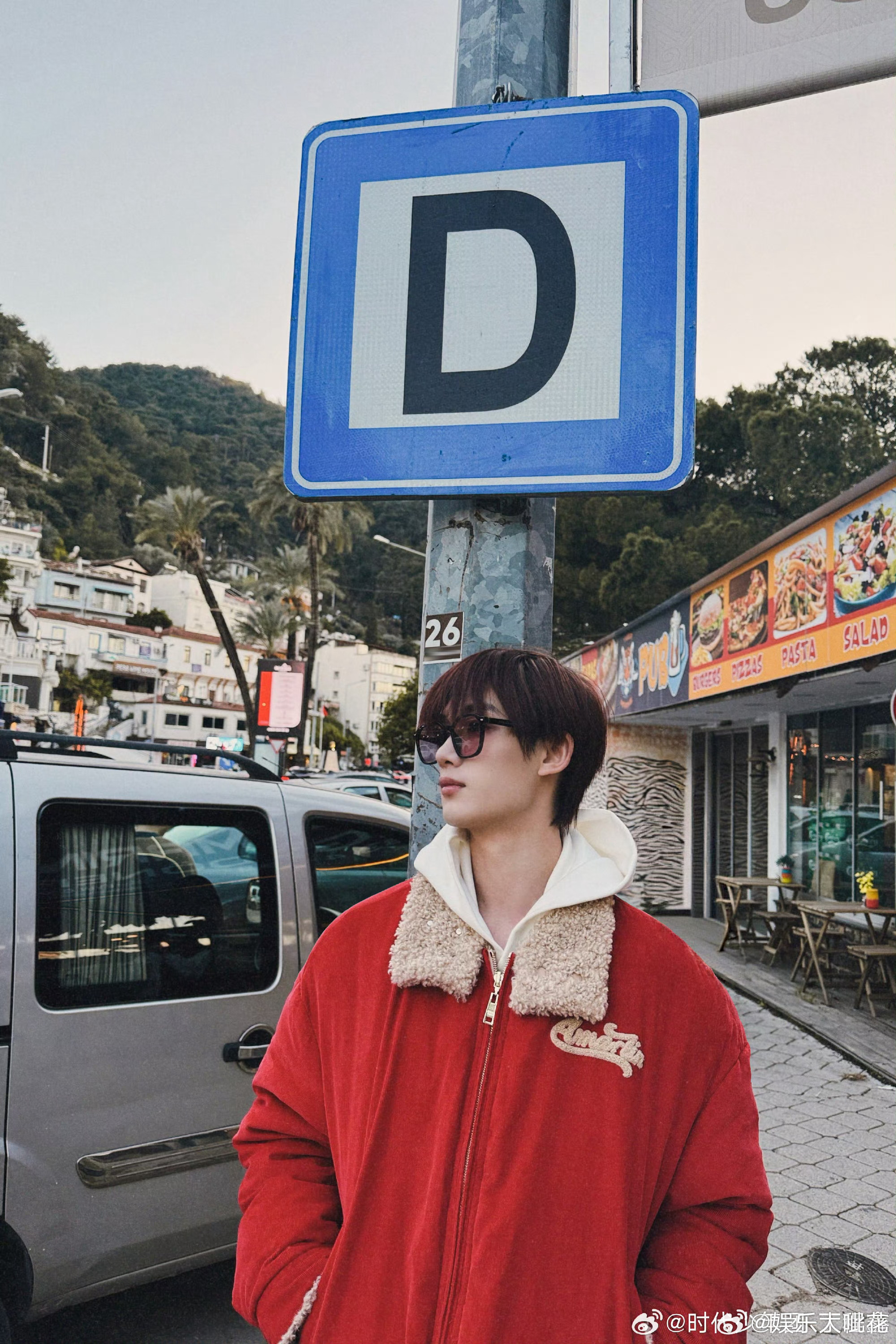 丁程鑫晒土耳其plog丁程鑫在土耳其吹海风 丁程鑫刚发🧣晒了在土耳其吹海风的p