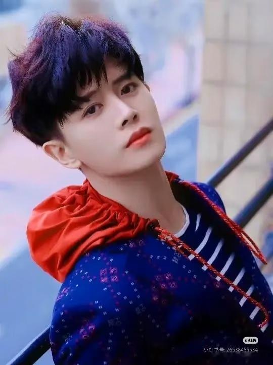 任嘉伦 ¹¹━─━─━─🌸𝓁𝓸𝓋𝓮  𝓎𝓸𝓊🌸─━─━─━─━