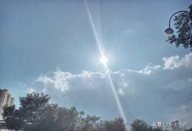 今年夏天太反常：6月不热早晚凉，老话预兆别不当回事
 
今年天气格外反常，本该酷