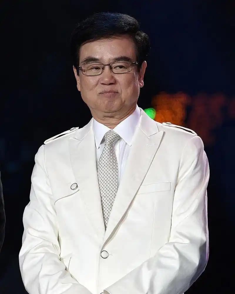 2026年6月9日的判决，打碎了无数观众对“喜剧教父”的滤镜。80岁的香港电影人