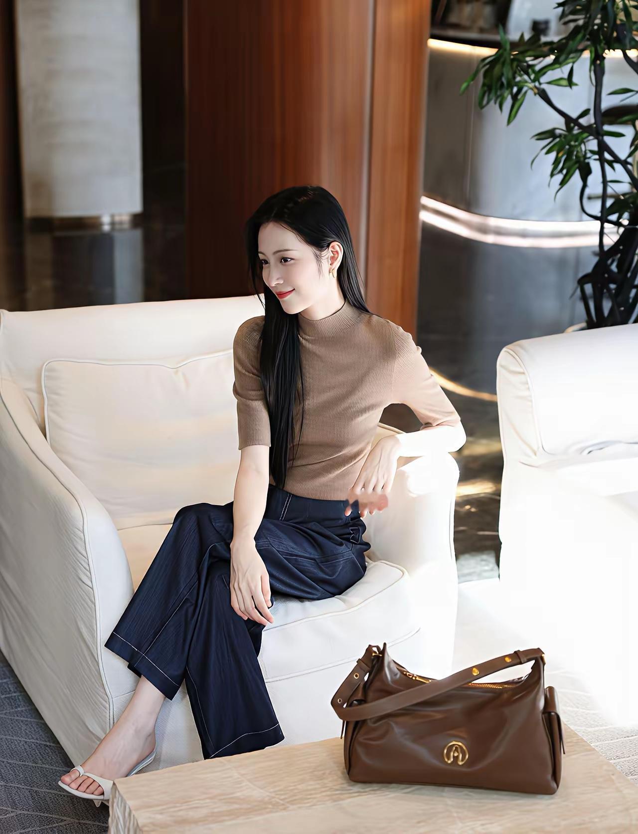 秋日生活打卡季为什么大多数人喜欢少妇了 美妞们日常穿搭分享 有气质的穿搭是怎么样