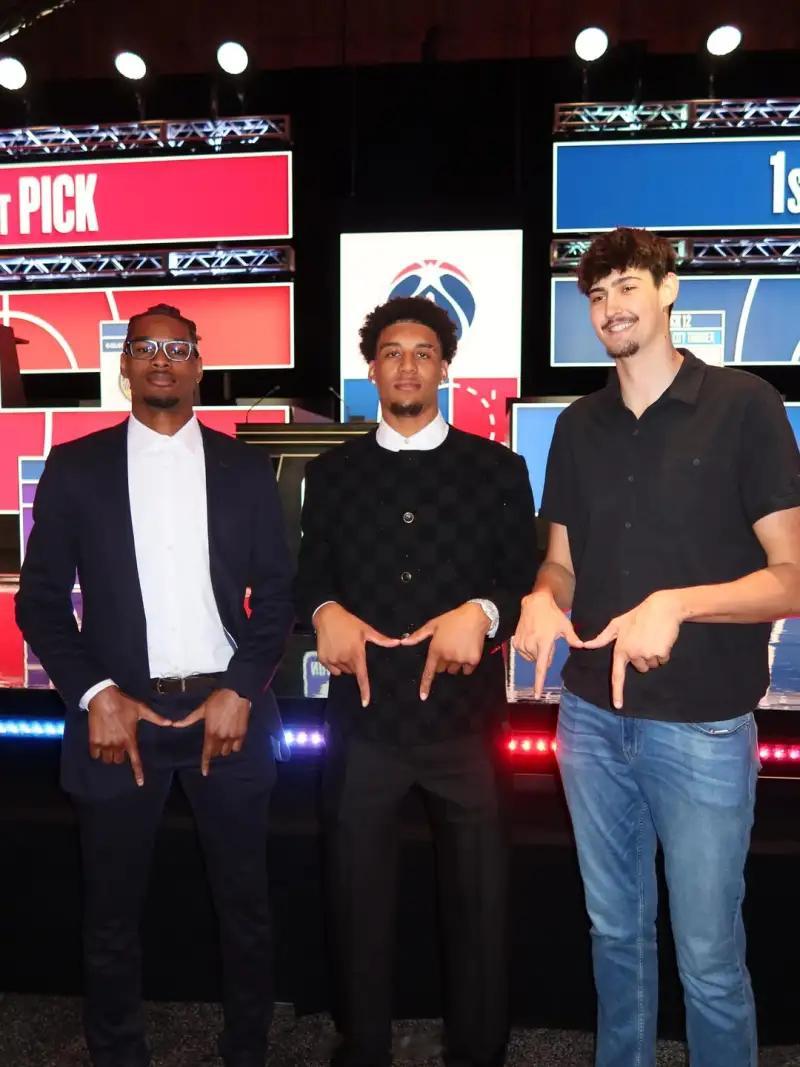 2026届NBA选秀群雄逐鹿，新锐新星蓄势突围。密歇根大学冠军锋线亚克塞尔·伦德