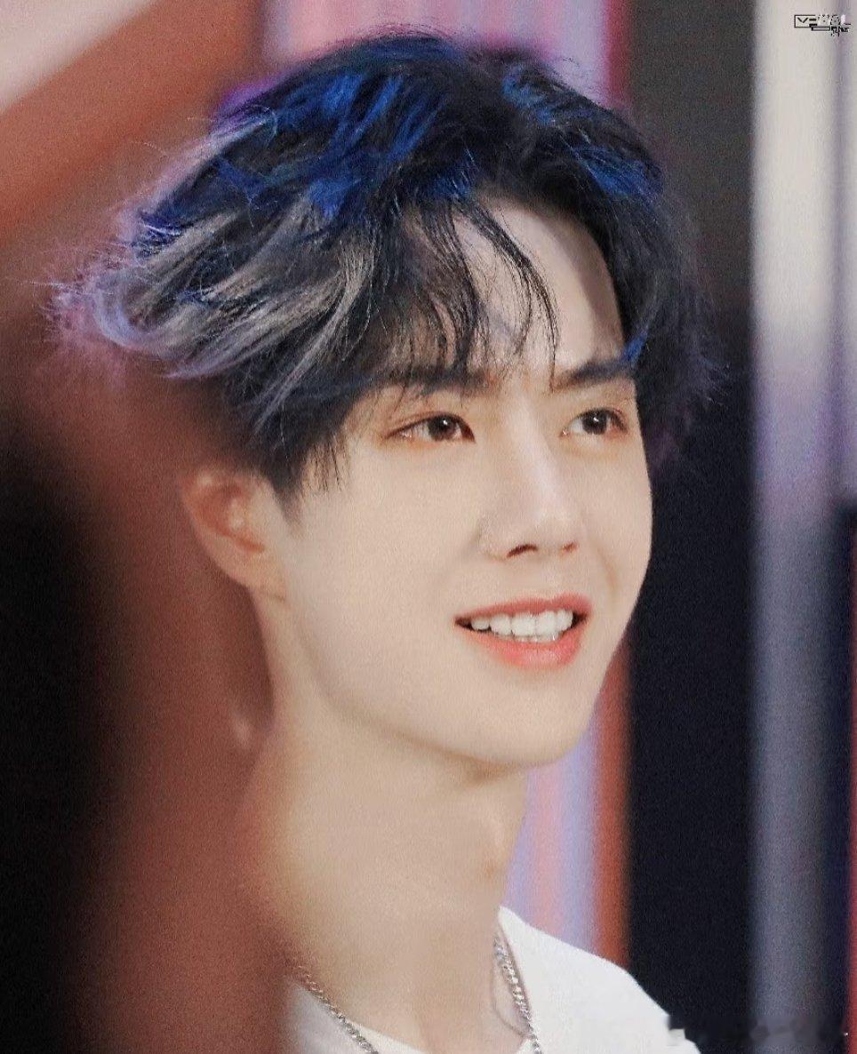 王一博回内娱变身王亿博期待一下顶流哥的春晚哟，不得不说王一博真的好帅呀 