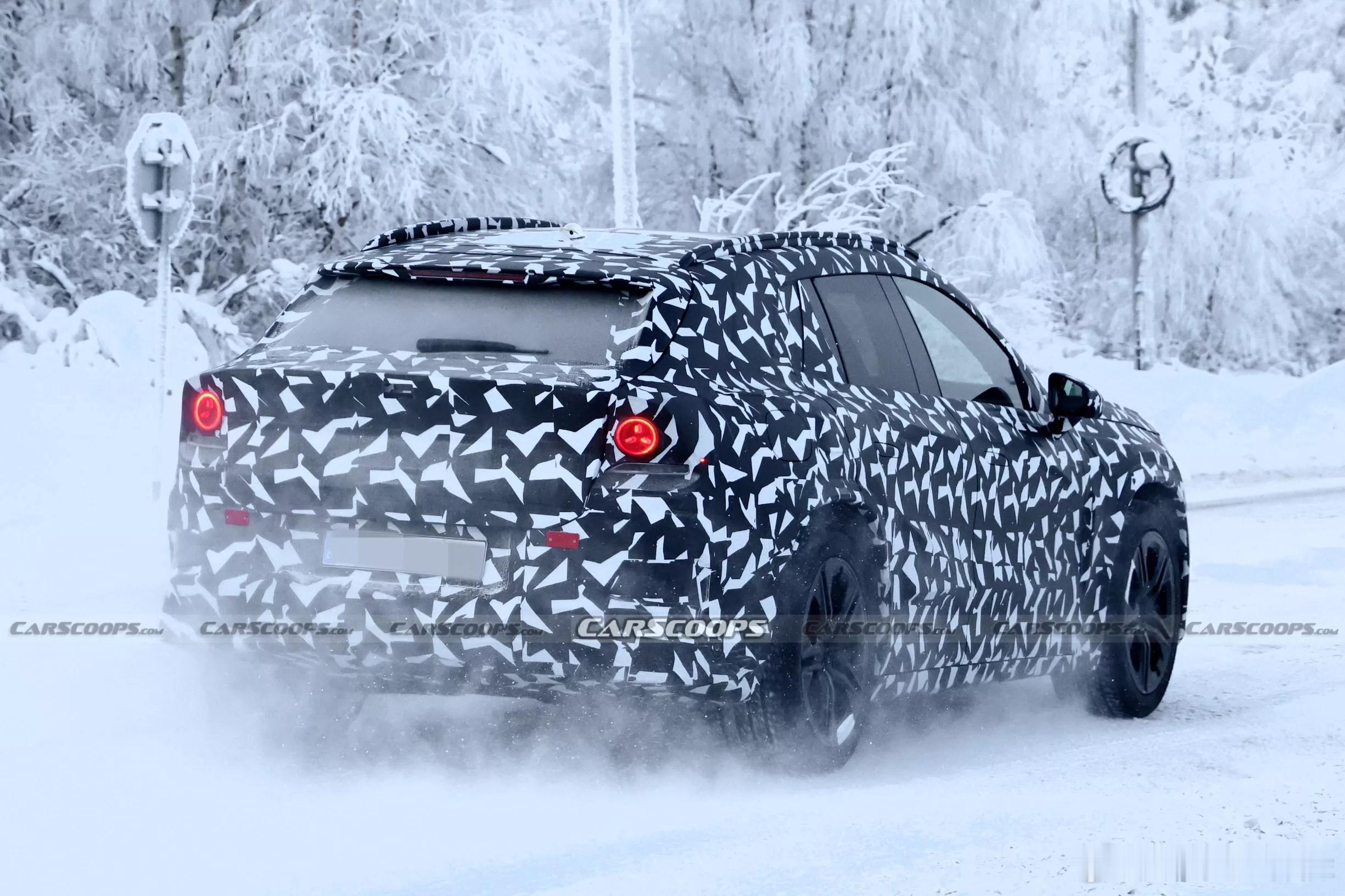 奔驰AMG GT SUV，以及假想渲染图感觉这个设计放在suv上好一些当然也可能