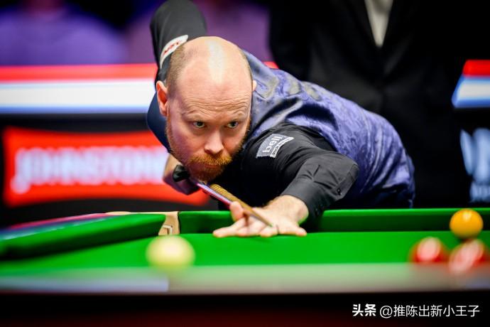 大冷！夺冠热门赵心童2-5不敌加里威尔逊，告别斯诺克世界公开赛
北京时间3月19