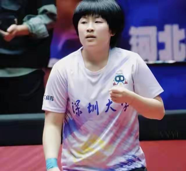 期待覃予萱明日表现😃覃予萱小蘑菇参加大赛运气不算好，在先前参加新加坡大满贯冠军