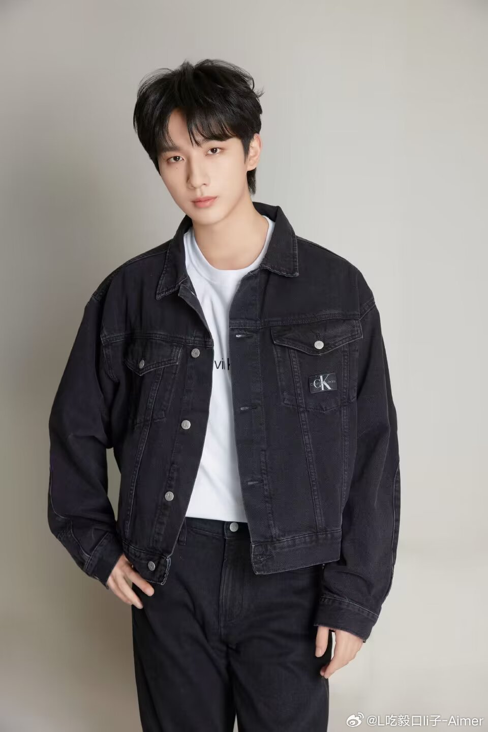 李宏毅揽流光三千 lhy李宏毅阴长黎“就算隔着遥远的距离，月亮也总是能引起潮汐”
