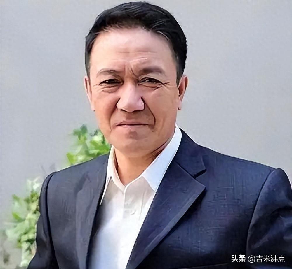 李幼斌68岁了，他演了一辈子硬汉，可家里事没一件轻松。最近看他拍完新电影《马腾你