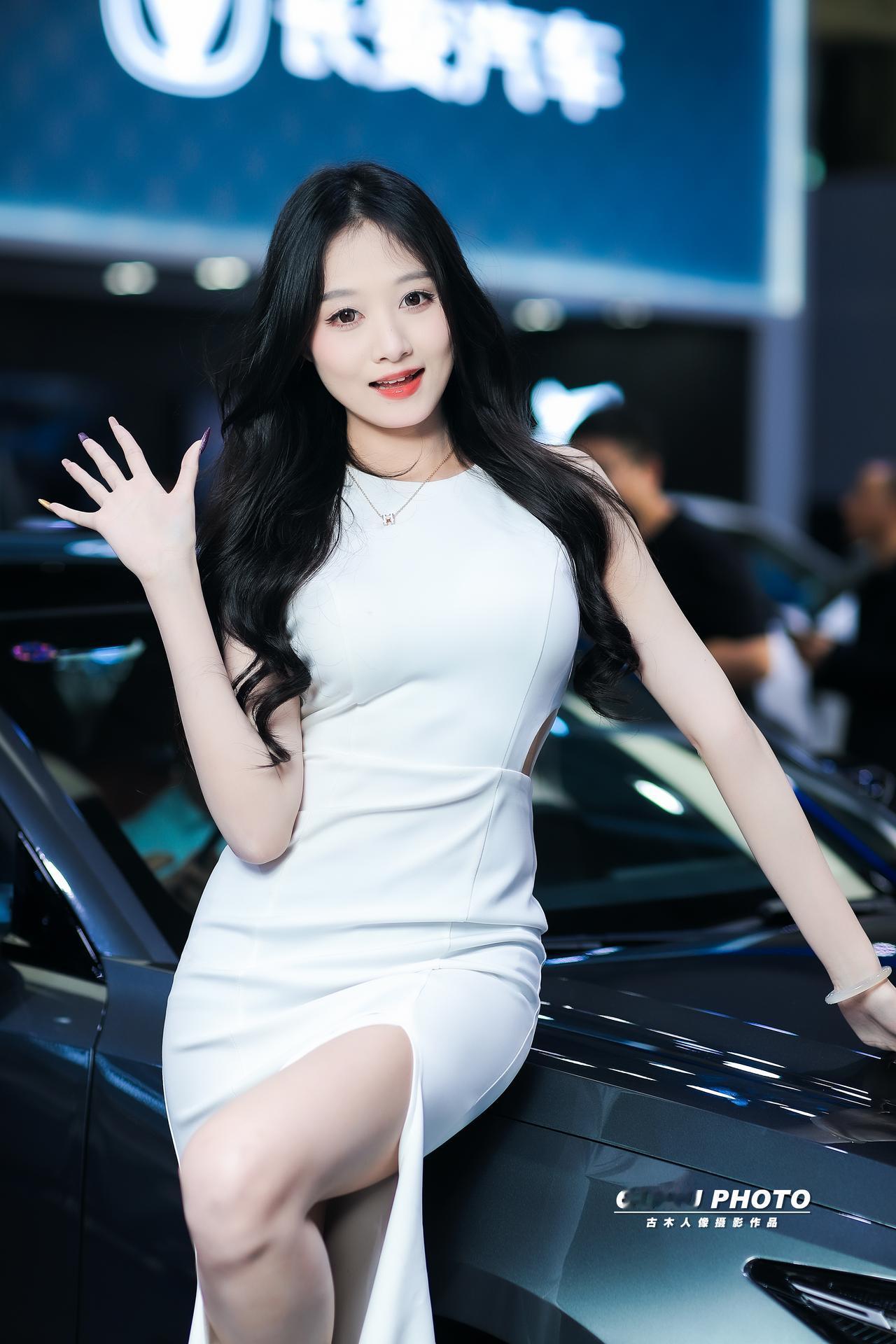 2026贵阳车展长安汽车展台模特小姐姐