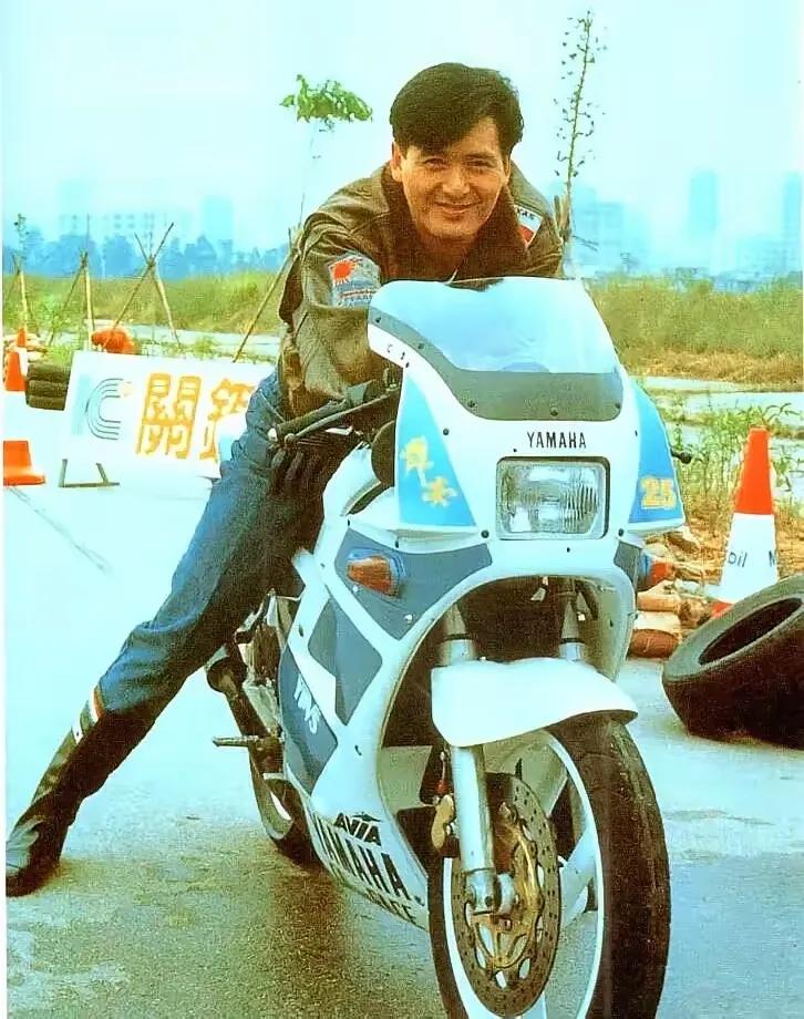 当年的发哥太帅了，这可不是随便说说。“再发发不过周润发”，他身上那独一无二的气质