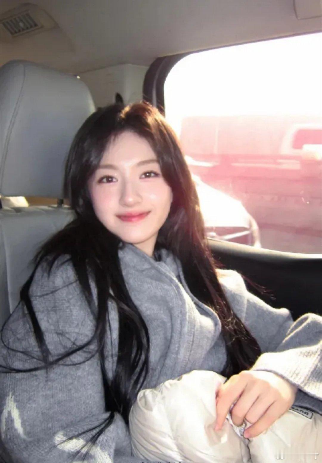 李兰迪生图，很标准的五官，温婉大气！她气质长相对标李英爱。氧气美女！我心中的温衡
