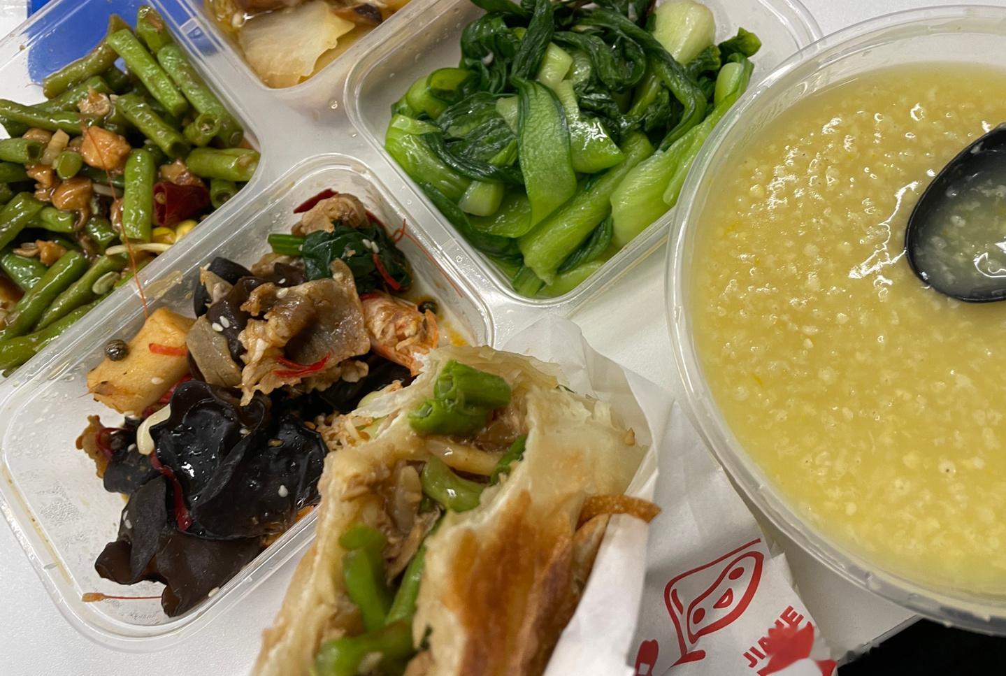 带着大家有一次完成任务！！好开心！！吃了好多，明天绝对减肥！！ ​​​