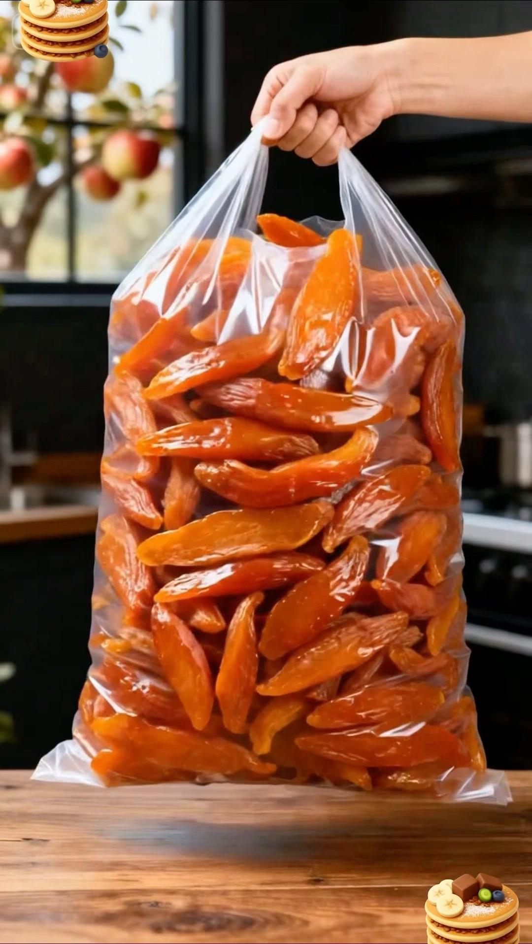 古法蒸晒红薯干，软韧不粘牙，天然甘甜，老少皆宜的健康美味