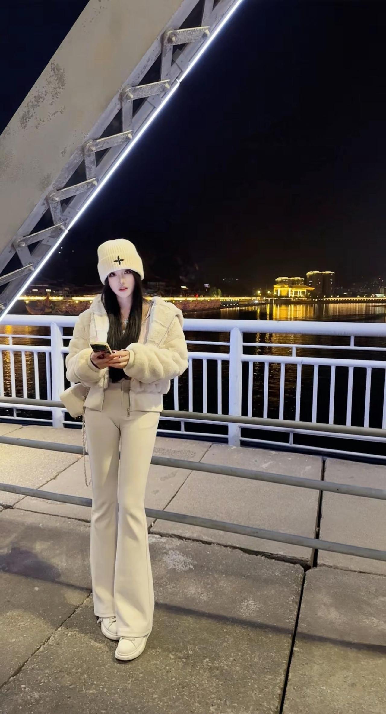 你会在哪里～冷帽 穿搭 拍照姿势 天秤女