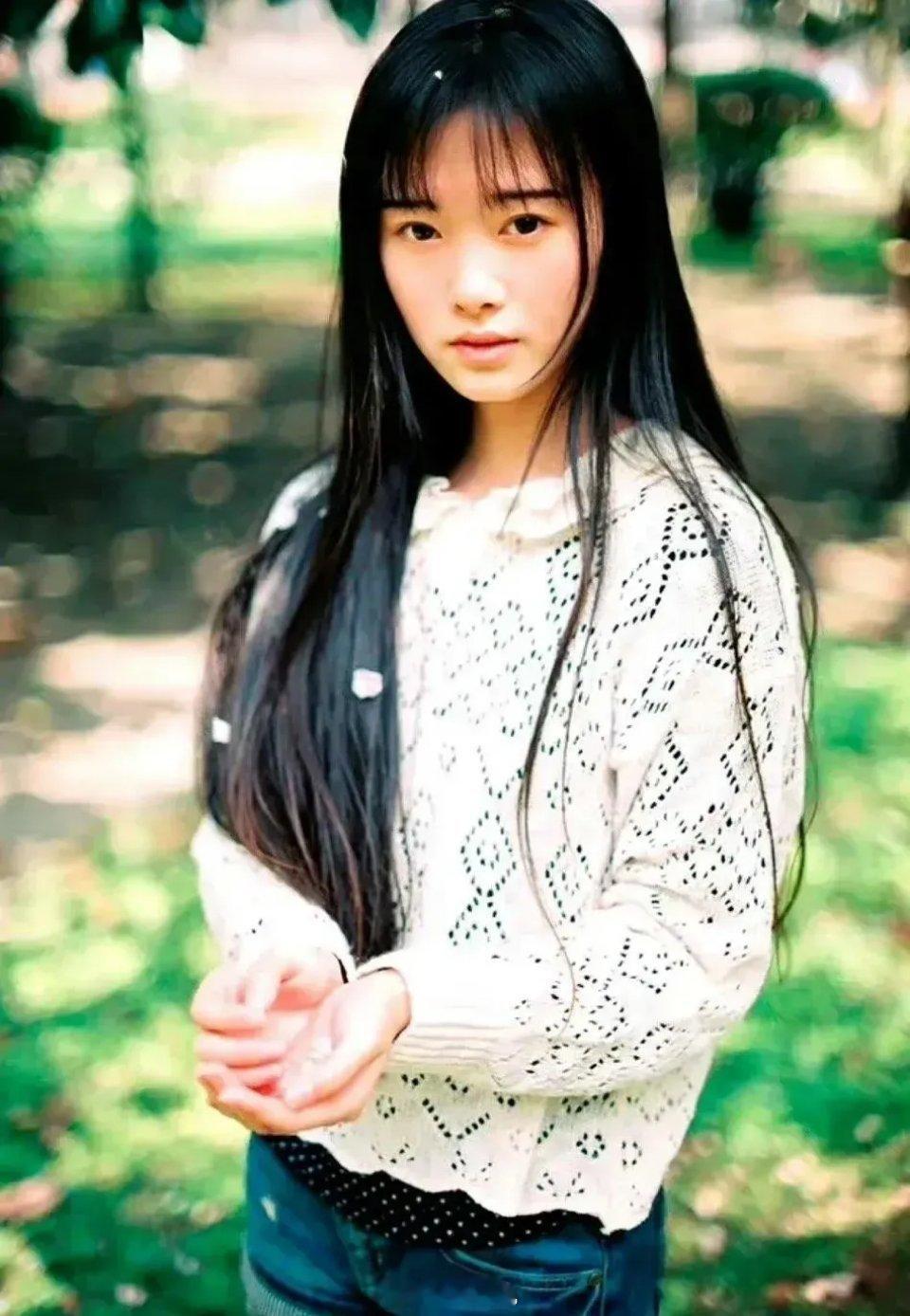9年前的鞠婧祎，和现在差别大吗？ ​​​