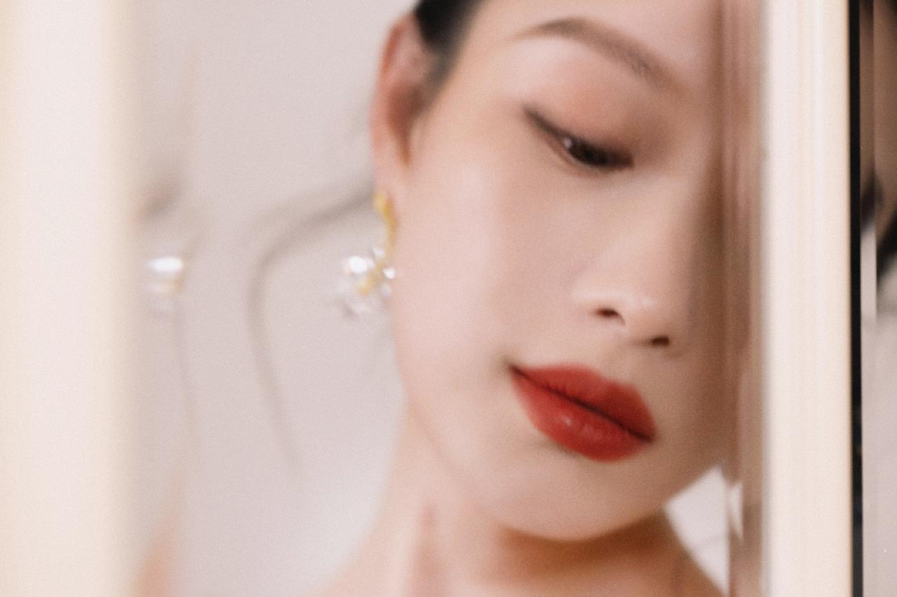 倪妮粉色渐变亮片礼服盛放之美