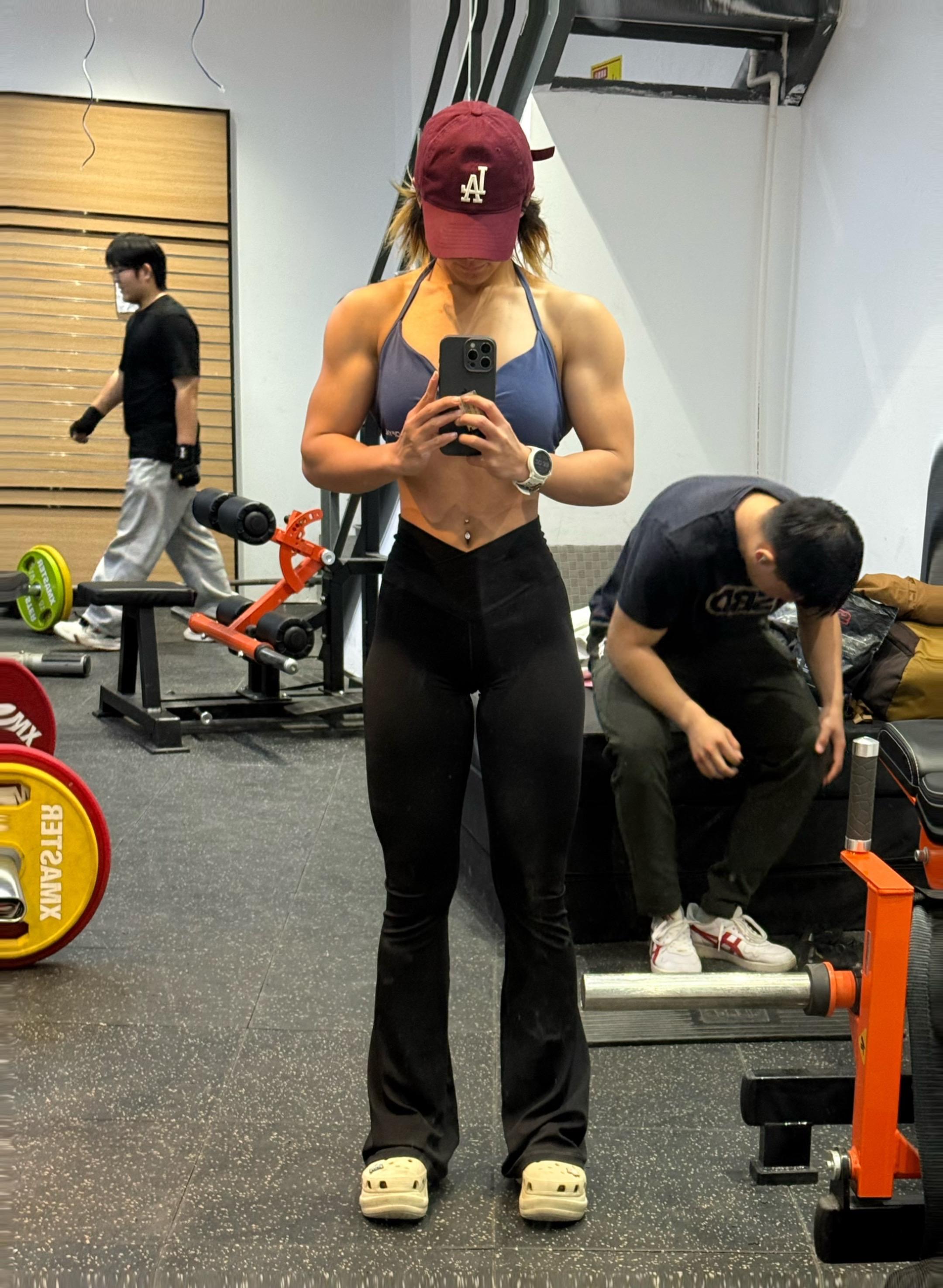 看不出涨了四斤胖在哪里。