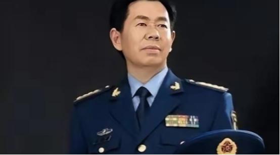 [微风]空军大校戴旭大声曾经疾呼：“美国正在通过控制中国教育，培养亲美洋奴，其通