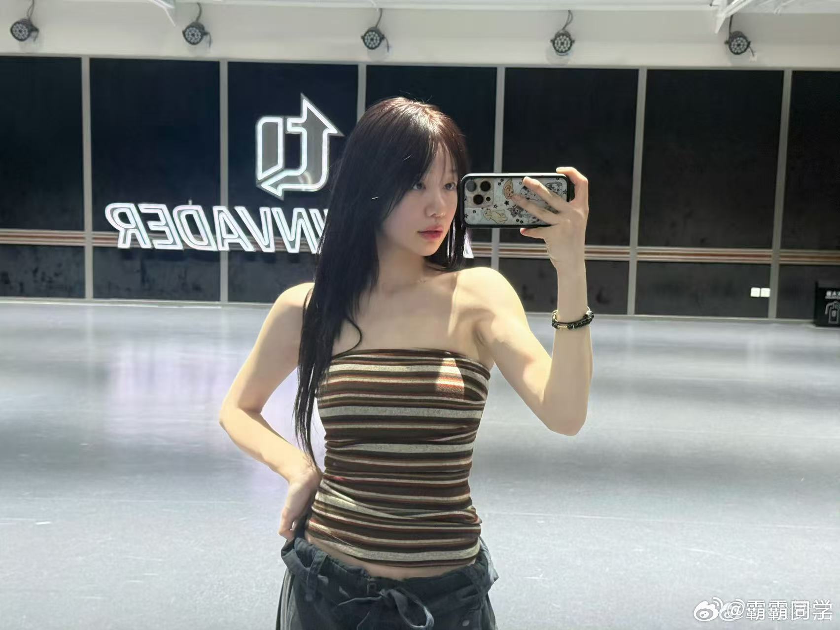 徐梦洁乘风自我介绍徐梦洁对镜子演练自我介绍 徐梦洁这波对镜练习自我介绍真的太真实