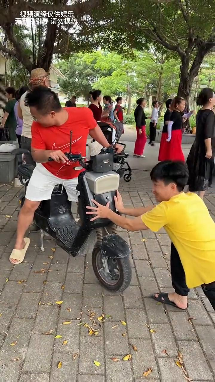 如果不是亲眼所见我是万万不敢相信崩溃的。