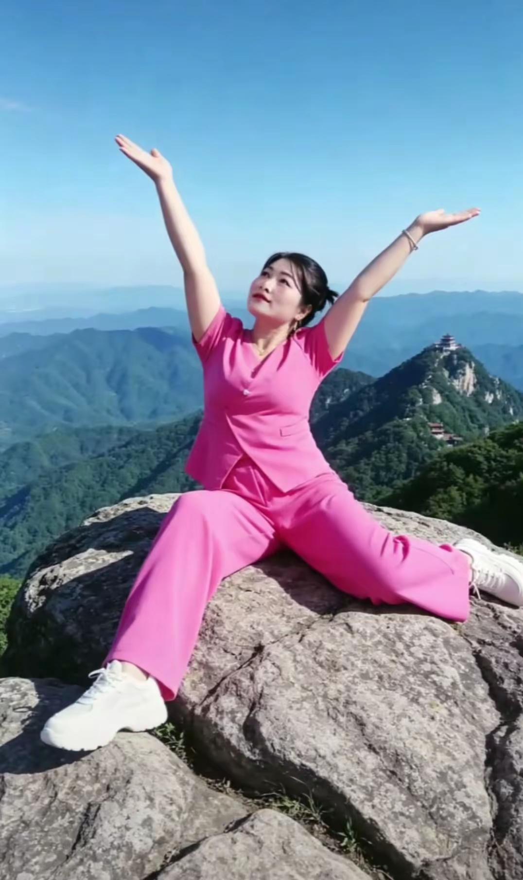 美颜一开又是虚伪的一天 发个照骗取悦自己