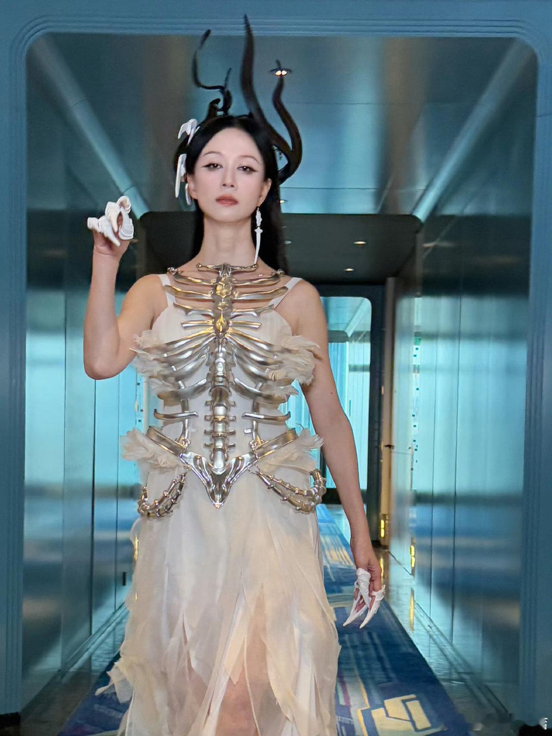 董璇cos白娘子董璇cos白蛇传白娘子倪虹洁cos白骨精董璇疯狂好六夜cos白娘