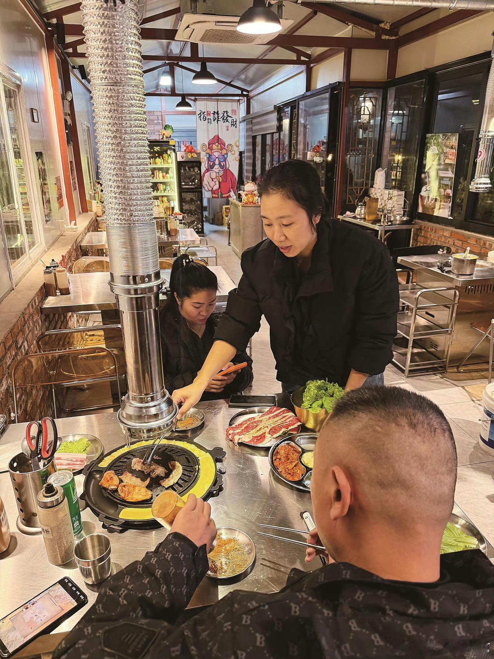 台州三门退伍女兵点亮乡村新烟火三门退伍女兵太飒了！何沁霞带着军旅韧劲返乡，把40