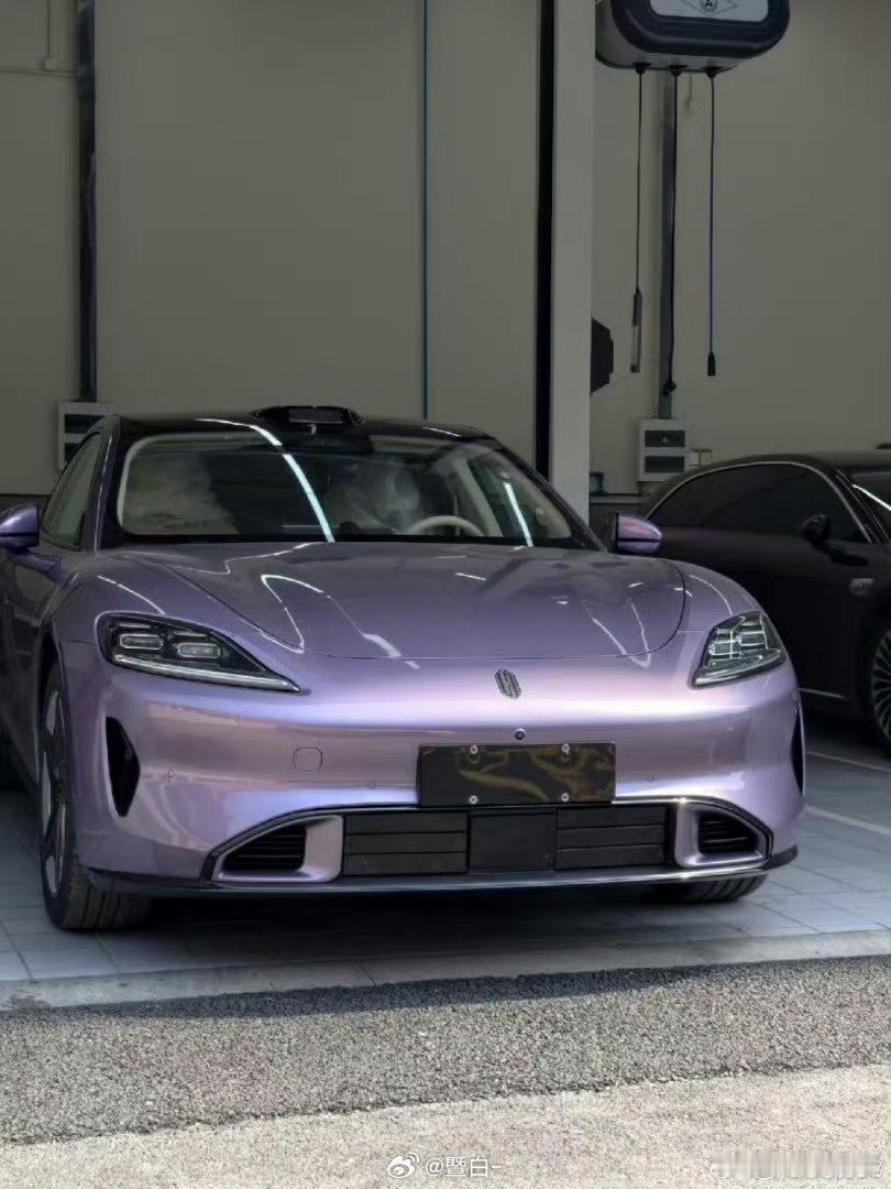 肖战尚界传递不设限精神尚界Z7携手肖战登陆北京车展 肖战亮相北京车展，与尚界Z7