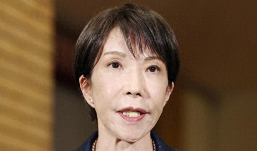 特朗普一道命令逼日本航母去中东挡枪，高市早苗竟敢当面说“不”，美国霸权的遮羞布这