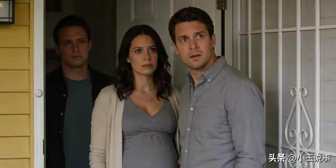 北京朝阳区惊现现实版“农夫与蛇”：前妻挺孕肚跪求情夫负责，渣男当场懵圈，结局令人